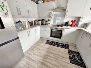 Kitchen- click for photo gallery